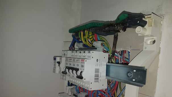 Connexion qui a chauffé par manque de serrage